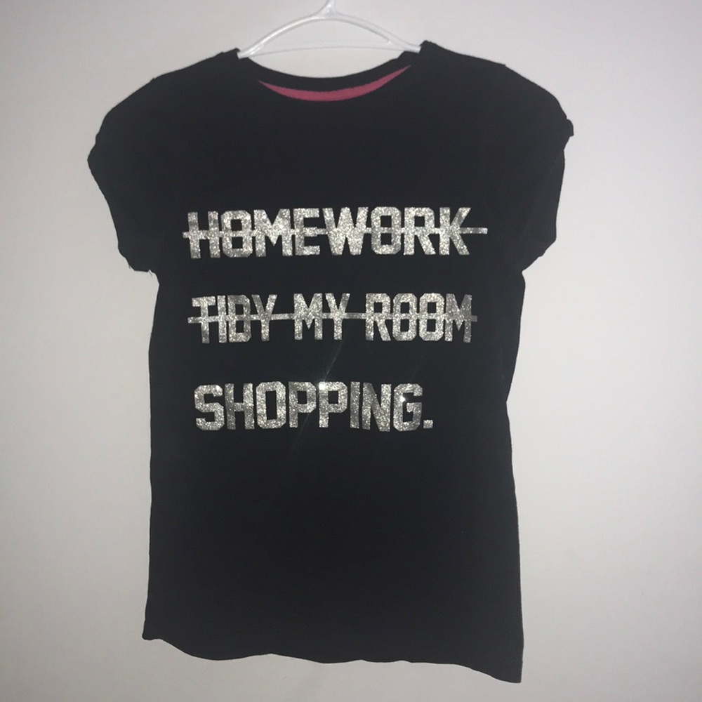 •2 yd tops🖤🤍•